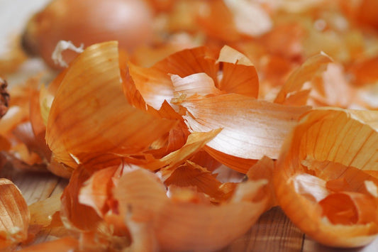 Praktické využitie cibuľových šupiek v domácnosti v duchu zero waste